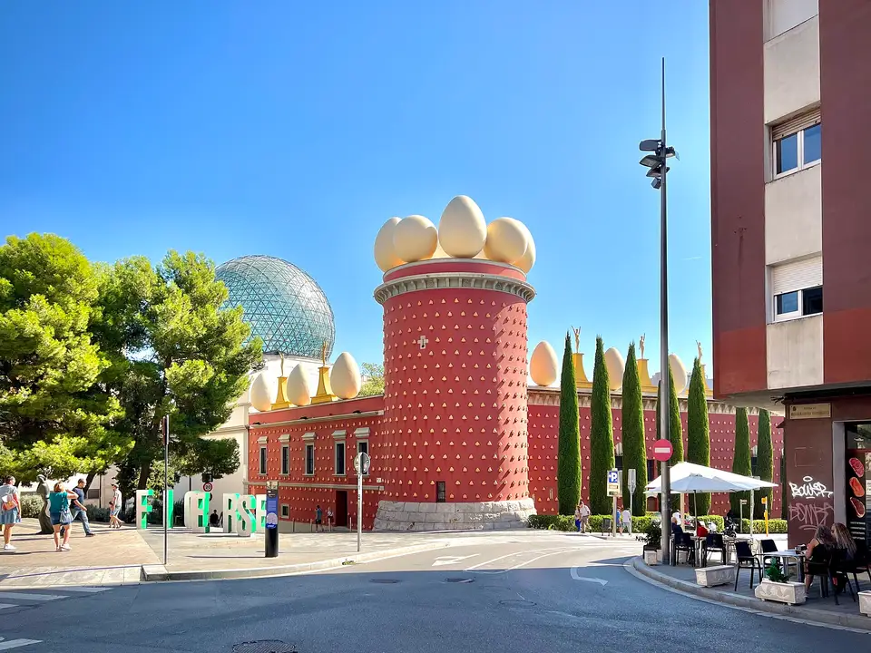 Figueres (Dalí Theatre-Museum), Barcelona